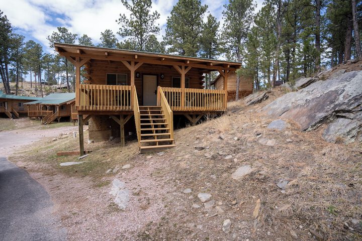 Rock Crest Lodge & Cabins