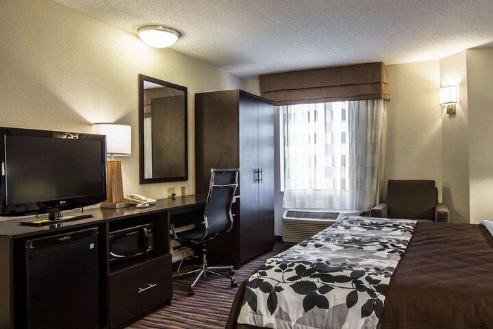 Room 15 of 30