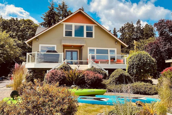 Direct Beach Access: Getaway on Port Orchard!