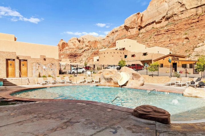 Bluff Dwellings Resort