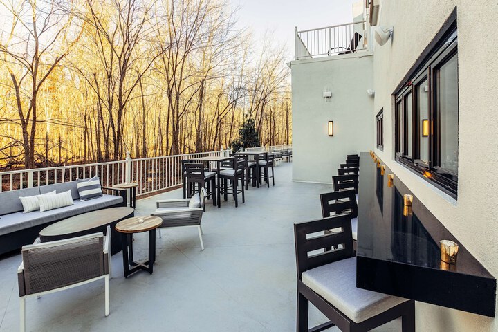 Terrace/Patio 48 of 49