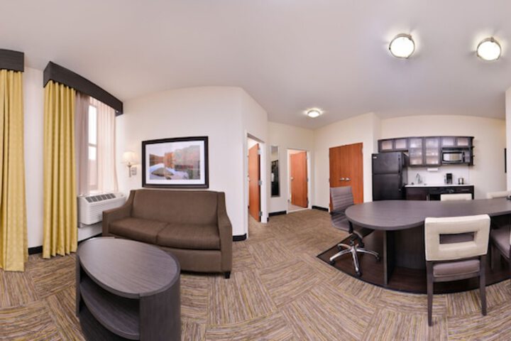 Room 27 of 61