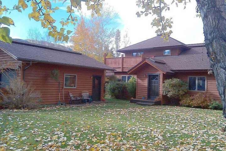 Creekside on Quigley - 3BD Private Home on Trails + Hot Tub