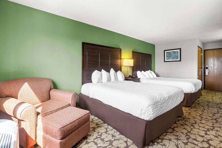 SureStay Plus Hotel by Best Western Bettendorf