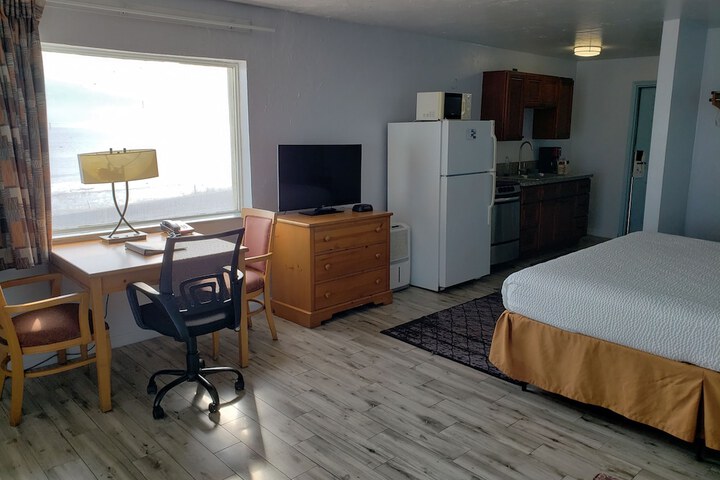Topaz Motel