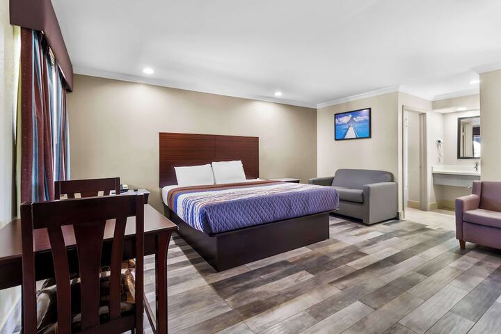 Room 11 of 34