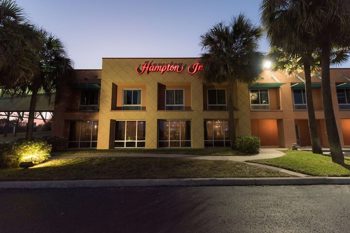 Hotel 2 of 69