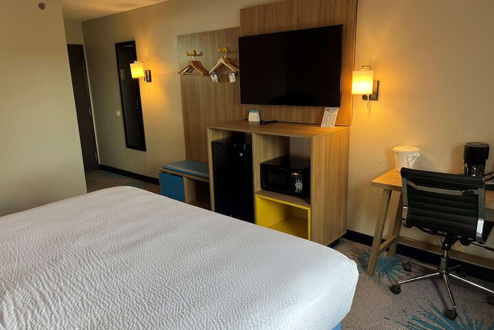 Room 7 of 34