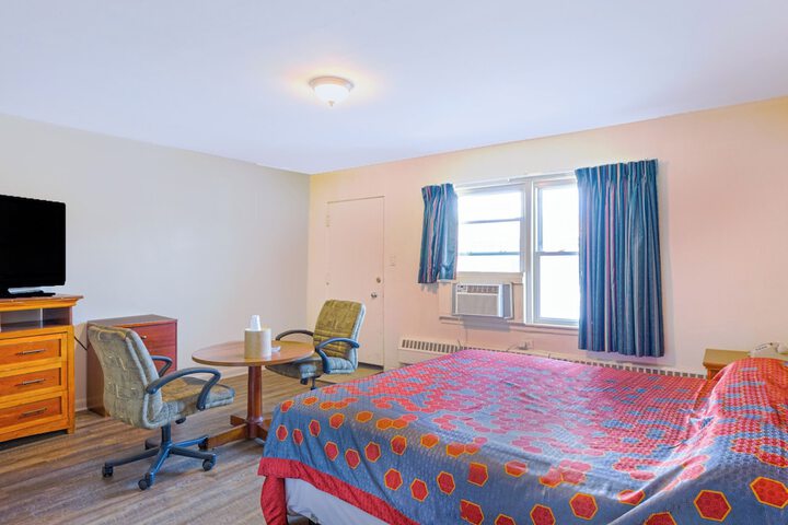 Manor Motel by OYO Near Oak Brook / Chicago Westchester