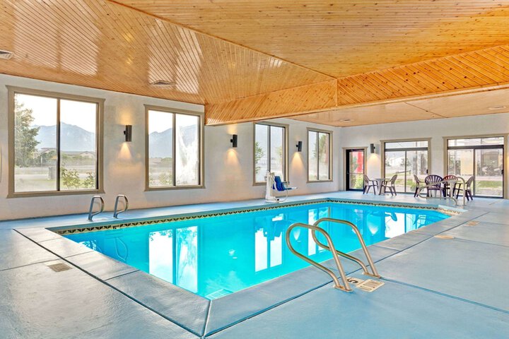 Super 8 by Wyndham S Jordan / Sandy/Slc Area