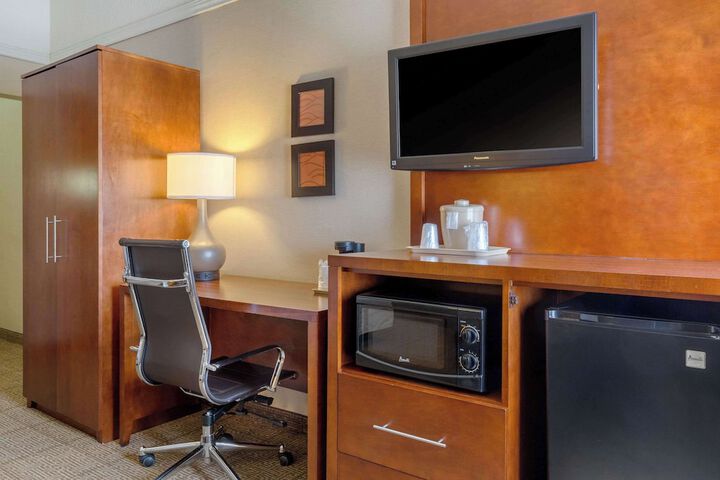 Room 27 of 47