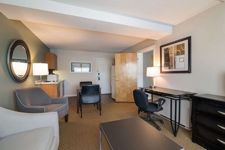 Room 11 of 40