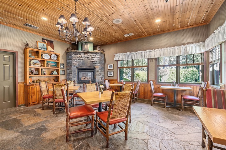 Cambria Pines Lodge