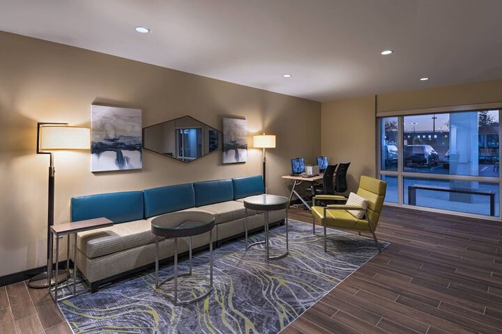 Hotel Interior 11 of 32
