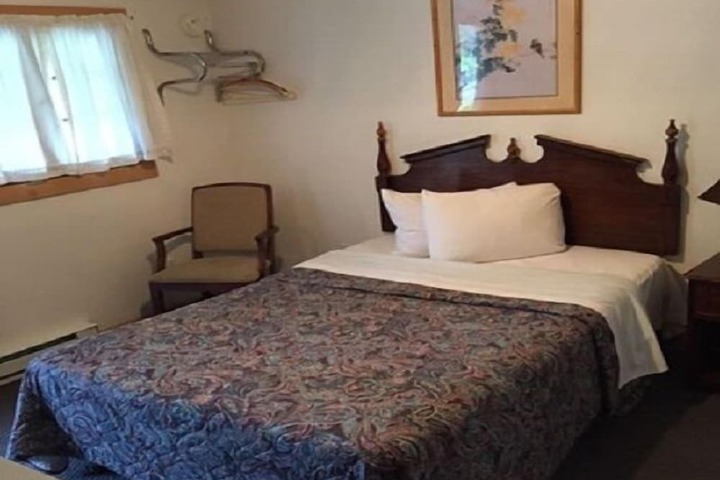 Room 33 of 50