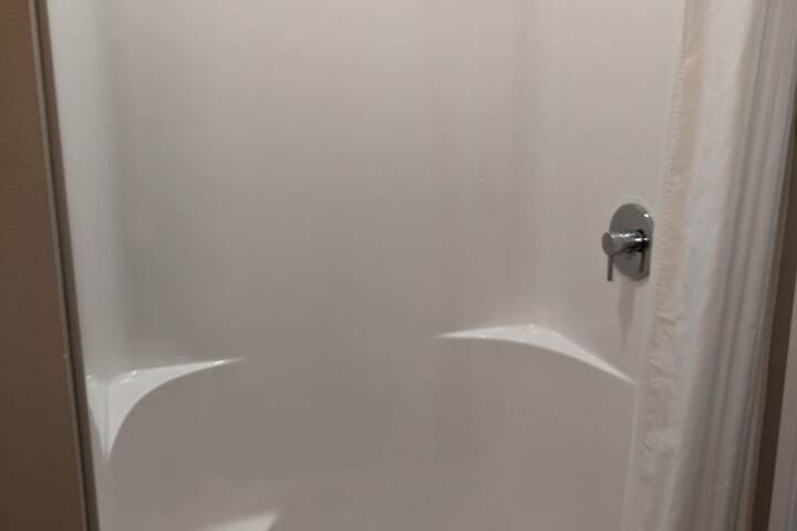 Room 33 of 40