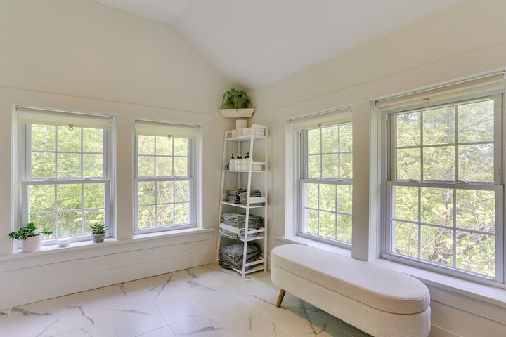 Quaint Goshen Apartment w / Patio!