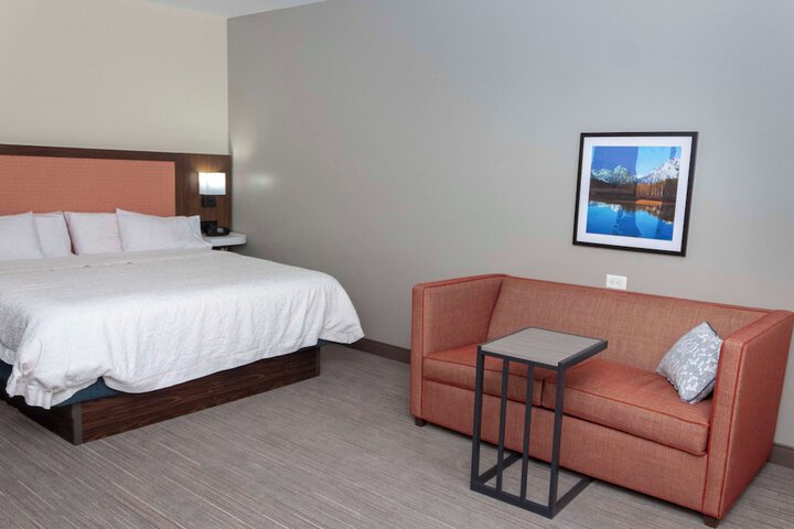 Hampton Inn & Suites Riverton