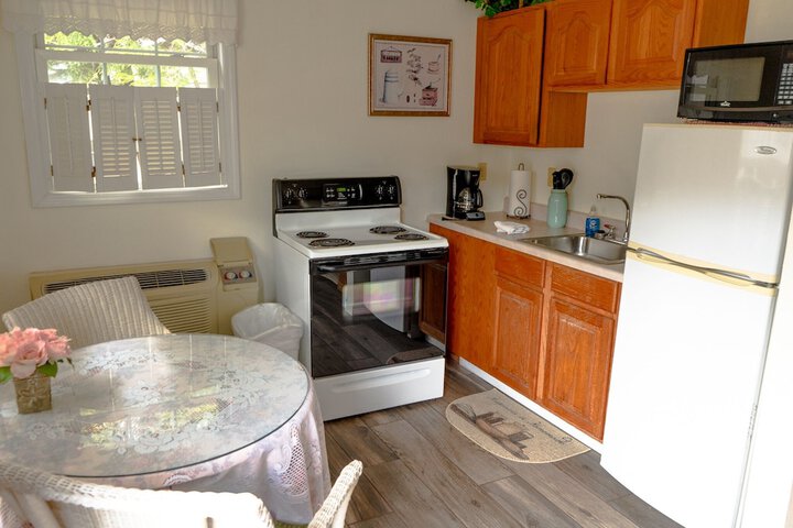 The Chimney Rock Inn & Cottages
