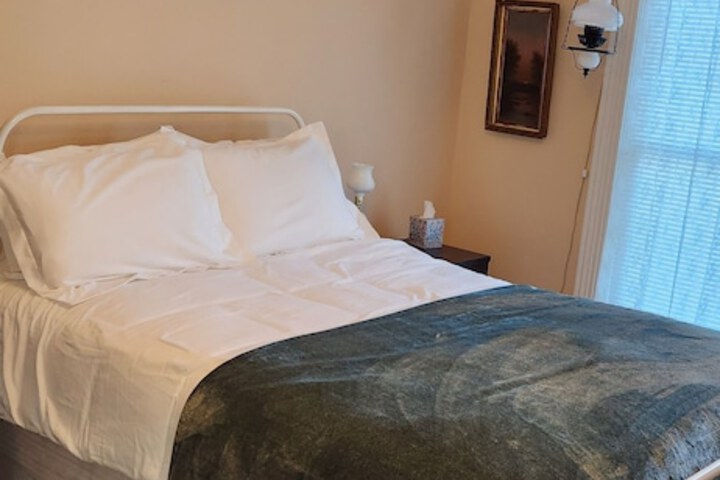 Oaklawn Inn LLC