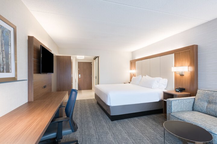 Room 16 of 36