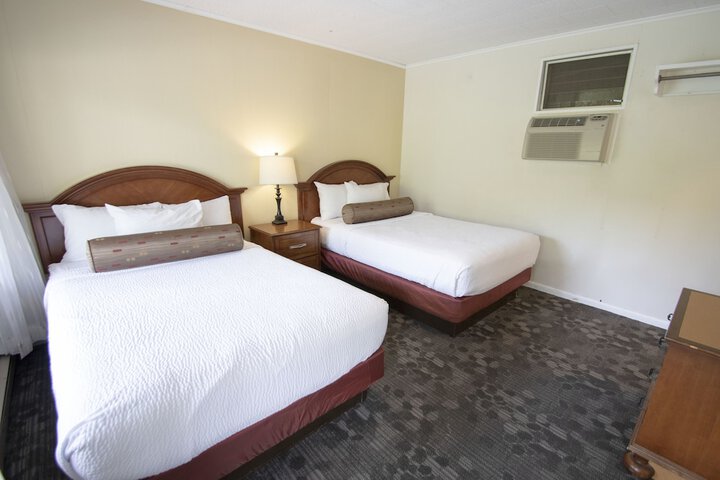 Scottys Lakeside Resort