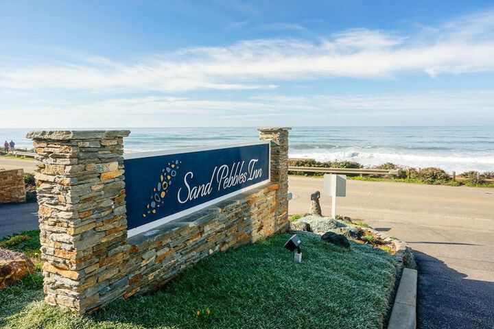 Sand Pebbles Inn