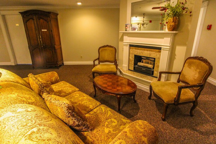 Room 6 of 15