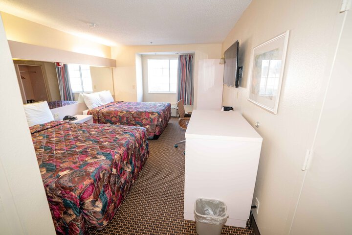 Room 27 of 42