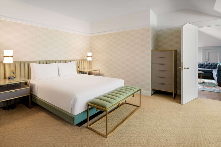 Room 46 of 90