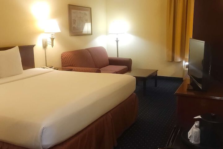 Room 27 of 37