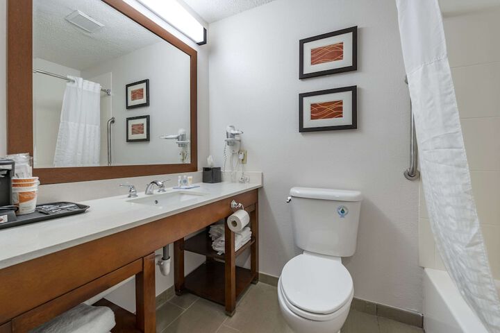 Room 9 of 27