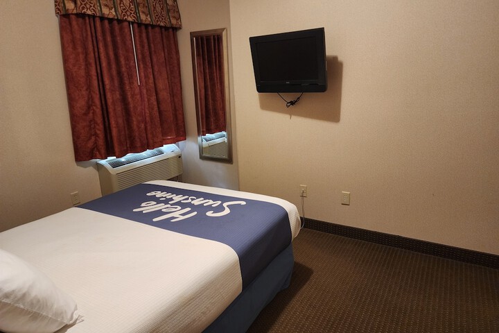 Room 32 of 75