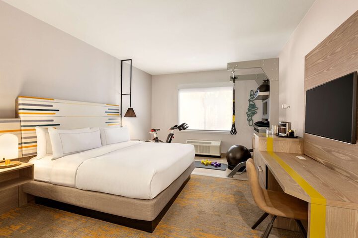 Room 25 of 62