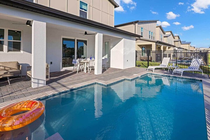 Harbor Island Beach Club Homes by Villatel