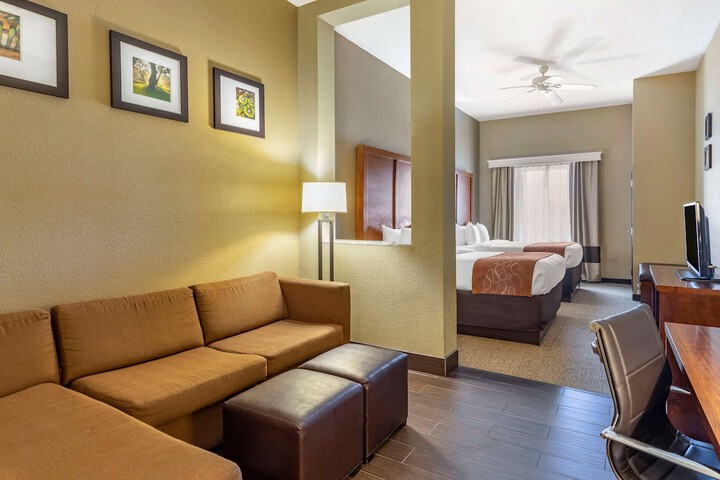 Room 10 of 33