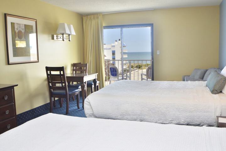 Coastal Palms Inn & Suites