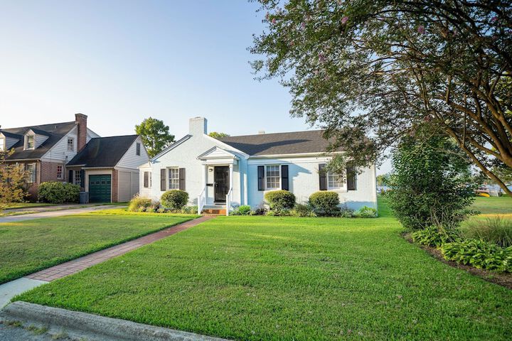 Waterfront Edenton Bay Cottage - Walk to Dtwn