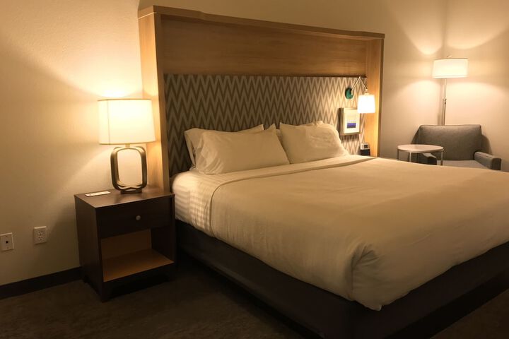 Room 32 of 51
