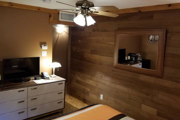 Room 52 of 69