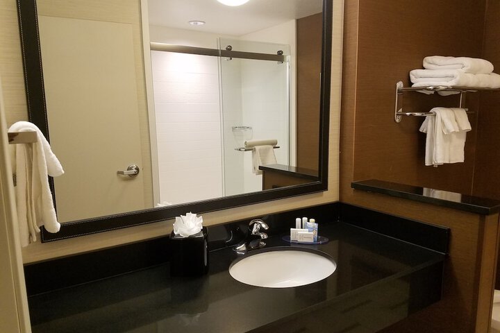 Room 27 of 34