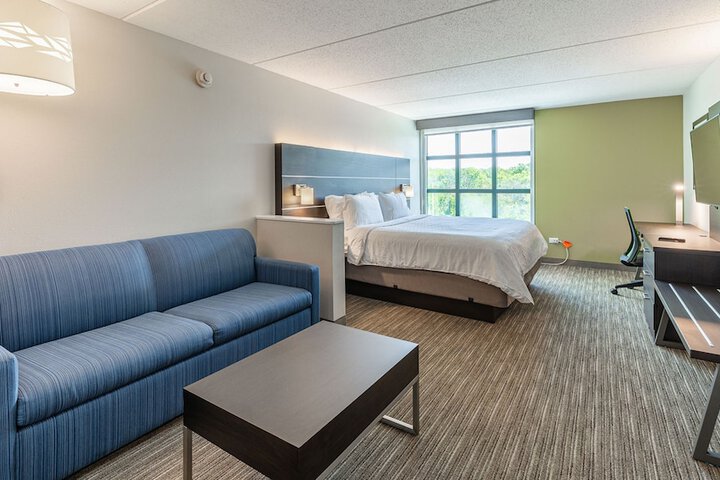 Room 13 of 42