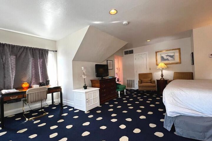 Room 16 of 47