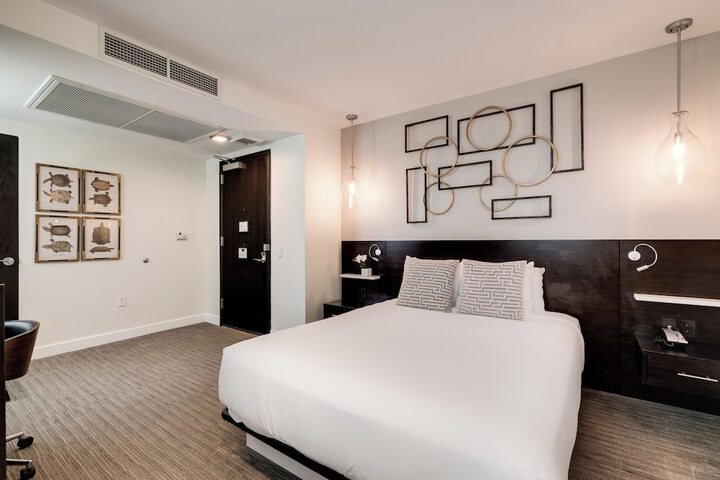 Room 64 of 95
