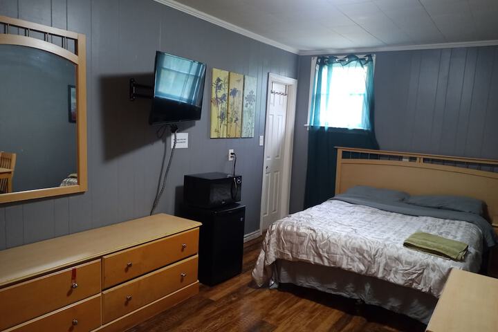 Room 7 of 19