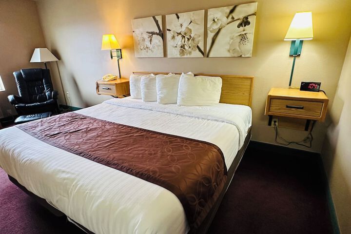 Room 27 of 38