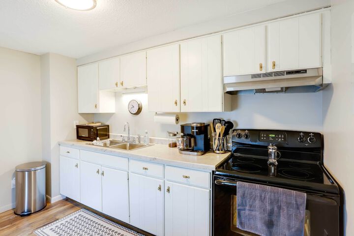 Cozy Norwalk Apt: Near Cedar Point & Kalahari!