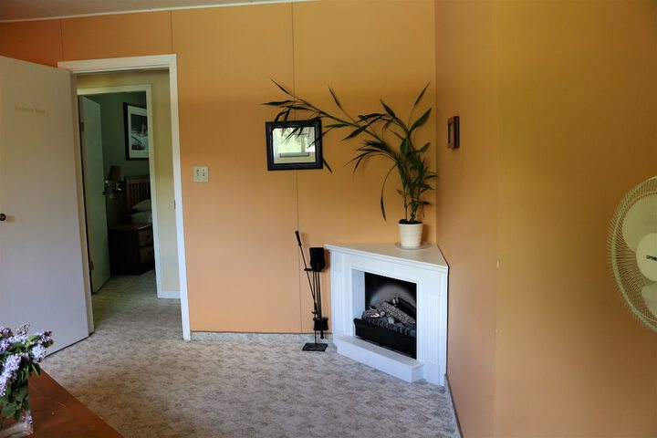 Room 35 of 63