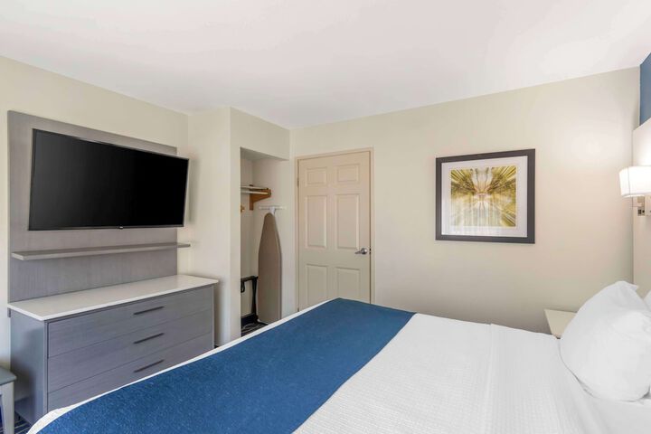 Room 22 of 42