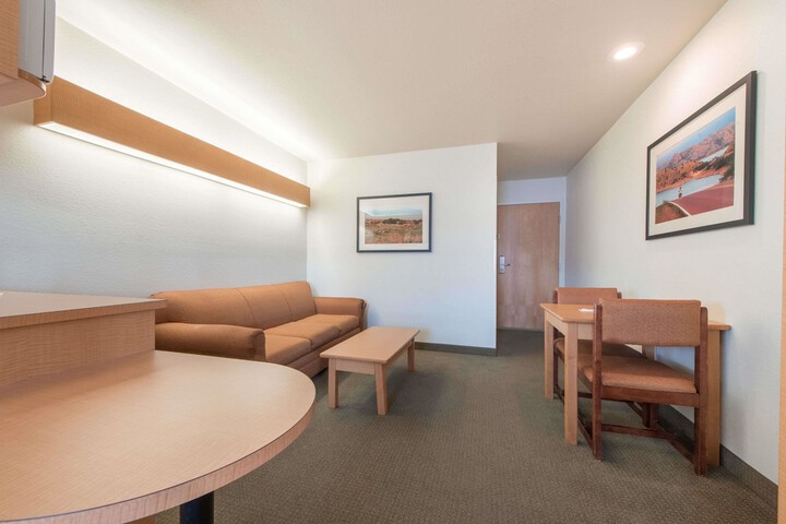 Room 11 of 15